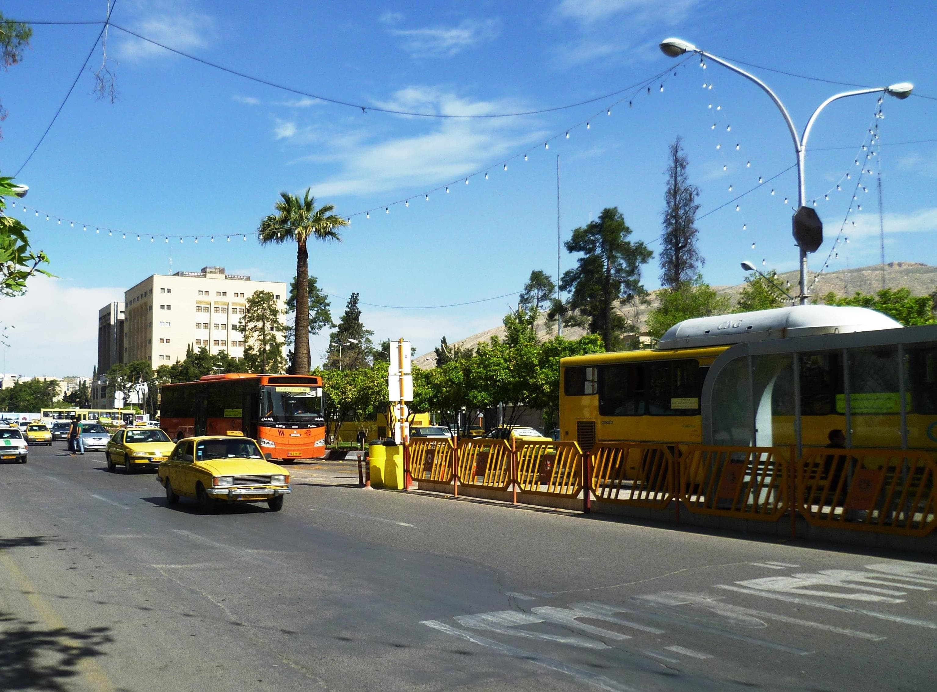 لیست رستوران های خیابان زند شیراز